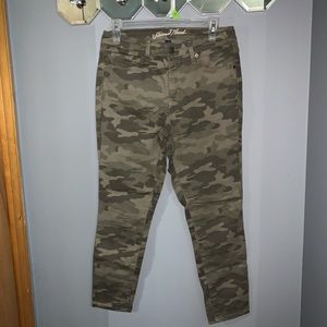 Universal Thread Camo Pants